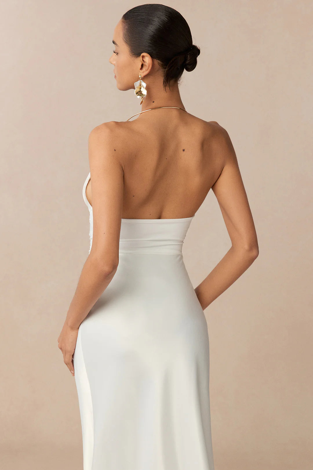 Snatchyfits™ Sleeveless Ruched Bodysuit with Halter Neckline and Metallic Finish